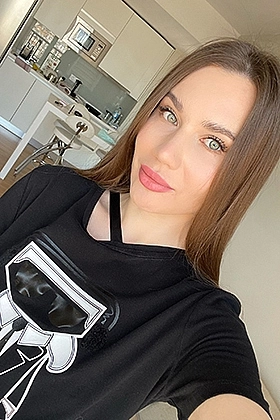 Russian Escorts in Pride Plaza Hotel Aerocity Delhi